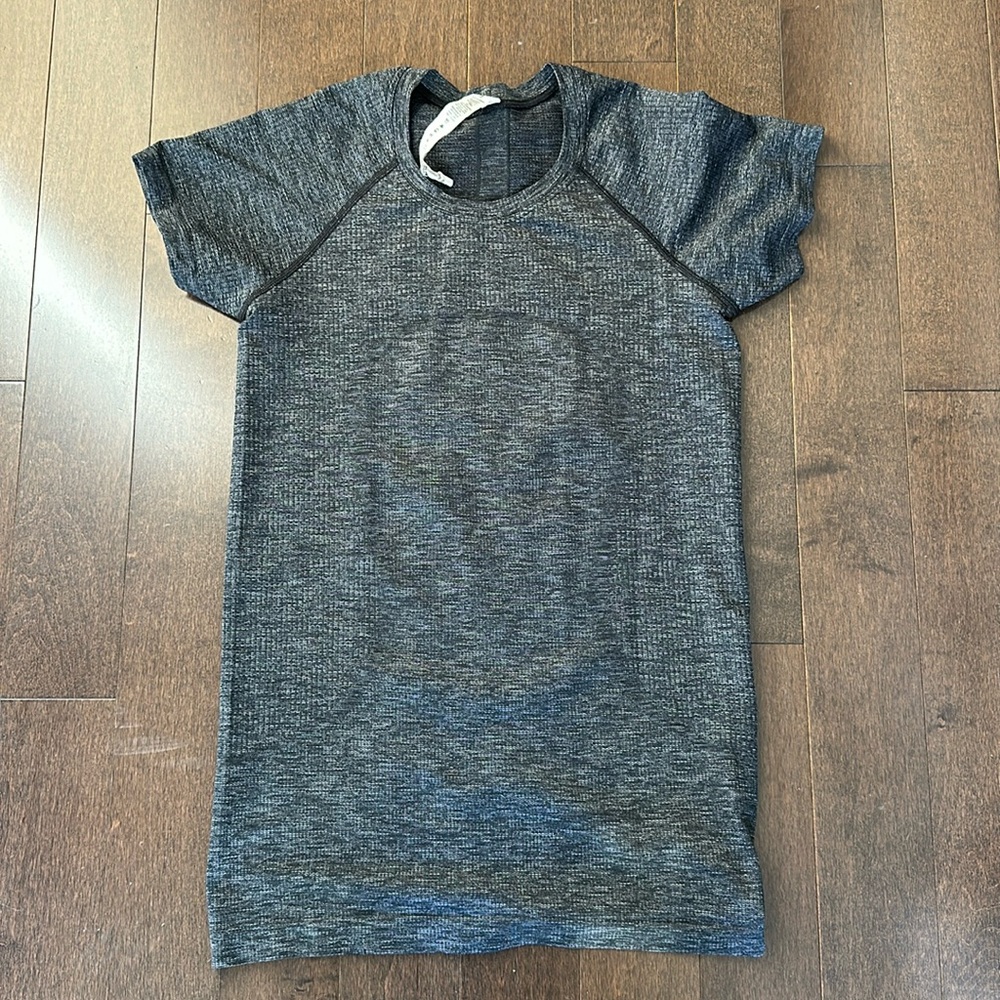 Lulu Lemon short sleeve tech shirt